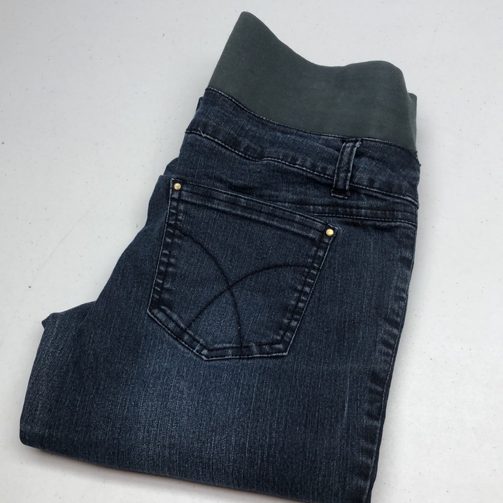MATERNITY THYME LOW RISE DARKWASH CAPRIS ⭐
